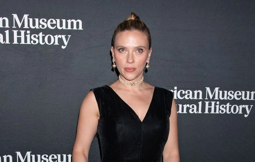 Scarlett Johansson appelle à réguler l'IA après deepfake polémique