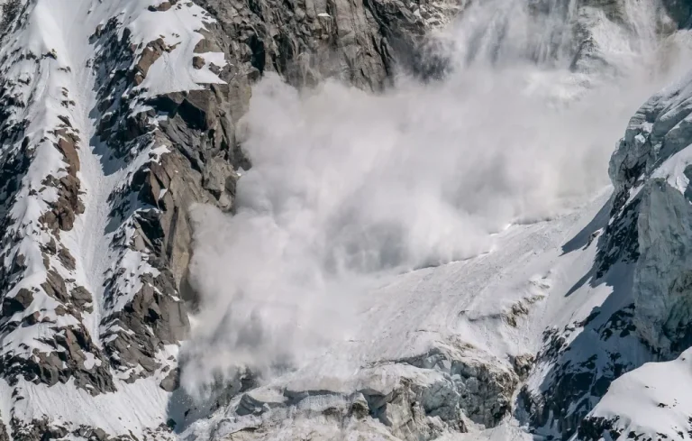 Un skieur miraculé après une avalanche au Mont-Blanc
