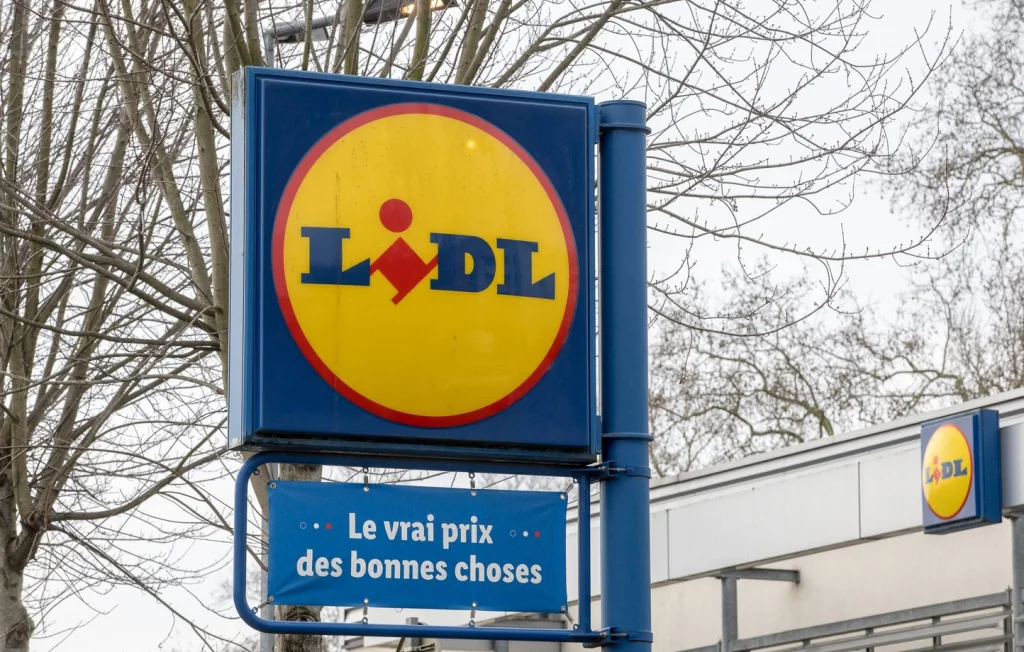 Une femme bloquée toute la nuit sur un parking Lidl à Lyon