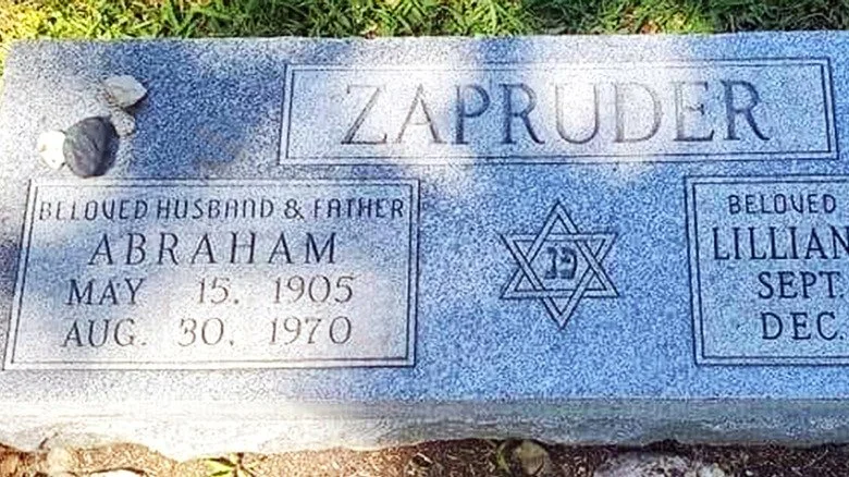 Pierre tombale d'Abraham Zapruder