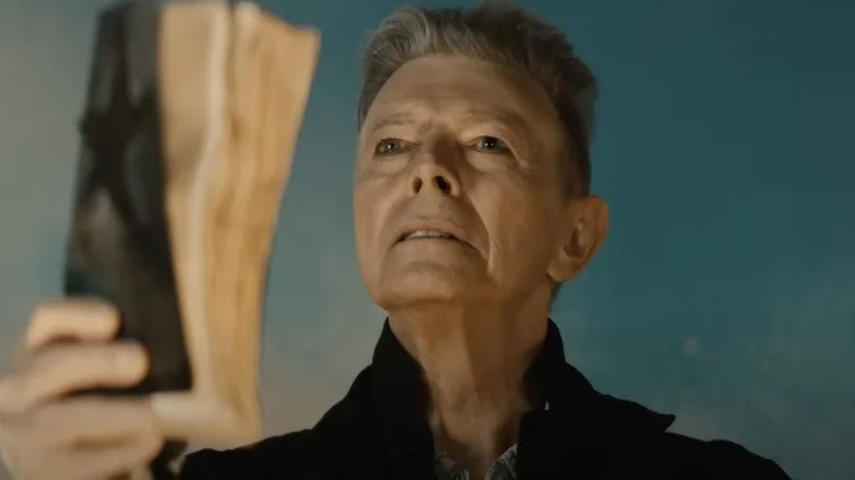 David Bowie dans le clip de Blackstar