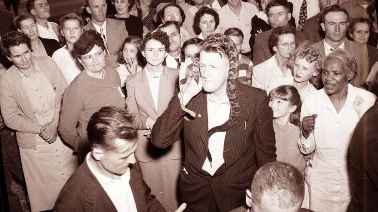 Durham, NC, Zion Tabernacle, 1949, pratiquant la manipulation de serpents venimeux