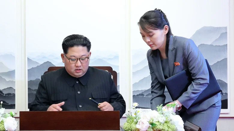 Kim Jong-un et Kim Yo-jong