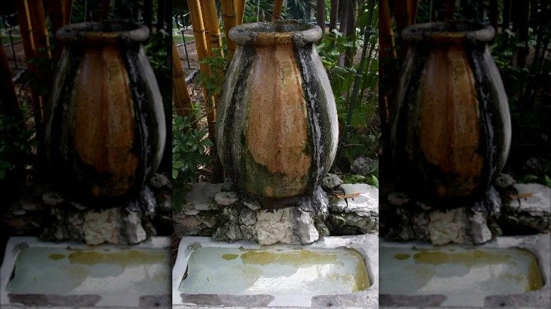 Urinoir transformé en fontaine par Hemingway