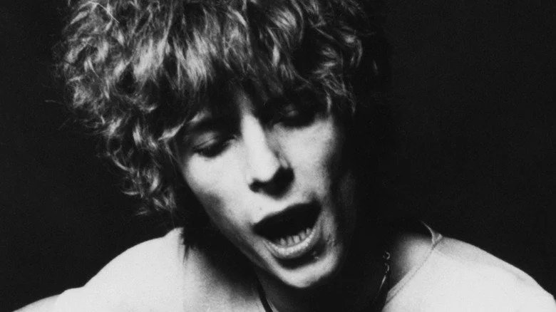 David Bowie chantant