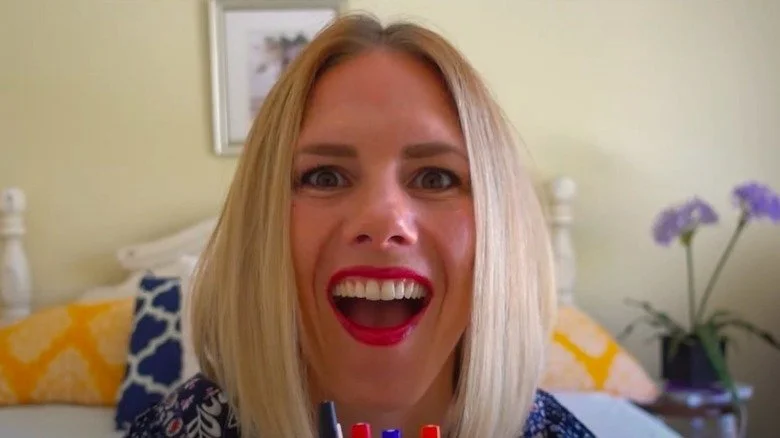 Ruby Franke avec des marqueurs