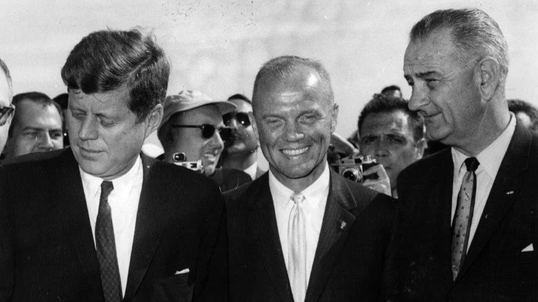 John F. Kennedy dans la foule à Cape Canaveral