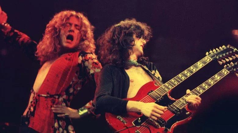 Robert Plant et Jimmy Page sur scène lors d'un concert de Led Zeppelin