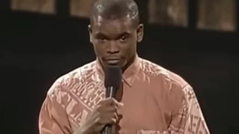 Anthony Johnson avec microphone