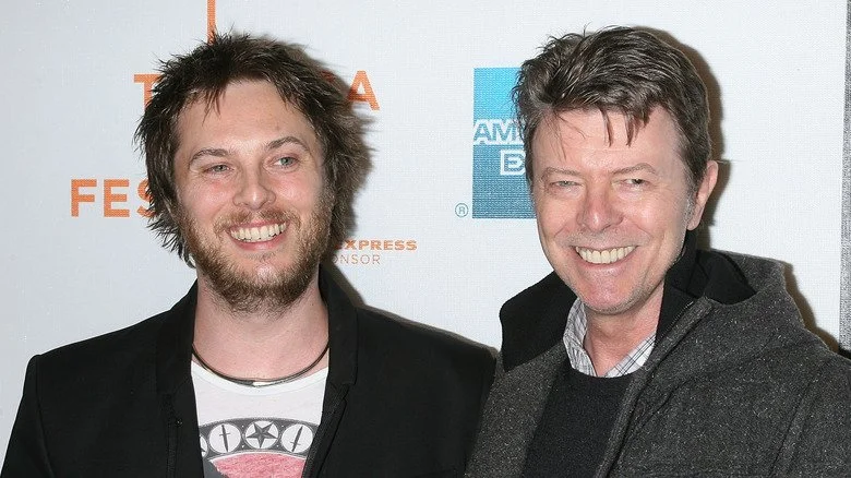 Duncan Bowie et David Bowie souriant ensemble