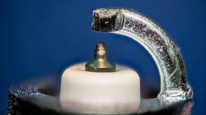 Bougie d'allumage avec électrode en iridium