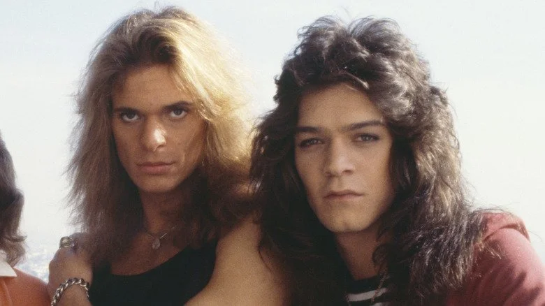 David Lee Roth et Eddie Van Halen fixant l'objectif