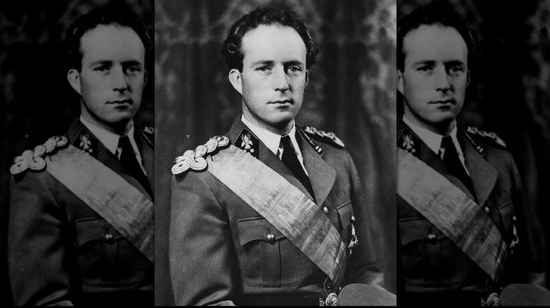 Le roi Léopold III pose pour un portrait