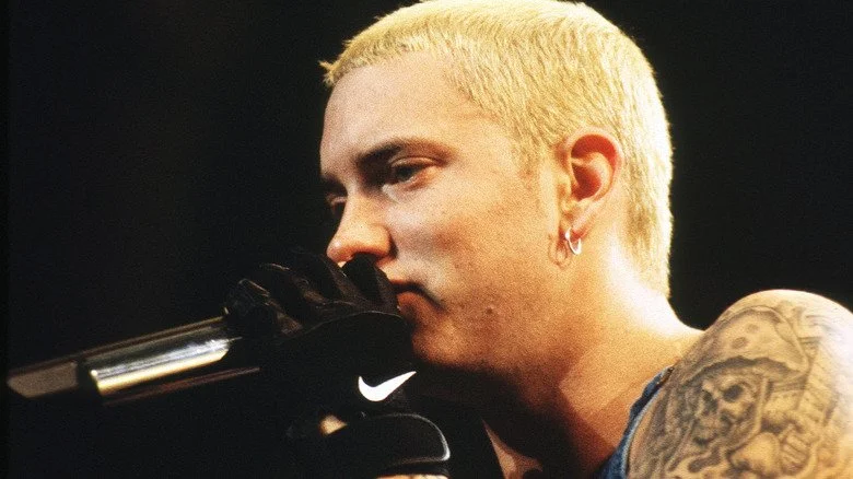 Eminem en train de rapper