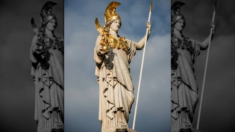 Statue d'Athena en or