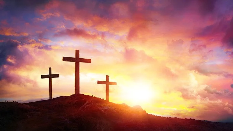 Image de Golgotha avec trois croix