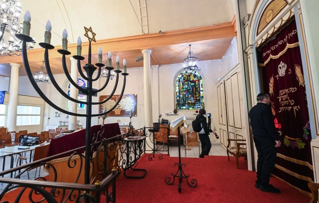 Agression du rabbin d'Orléans : une attaque antisémite choquante