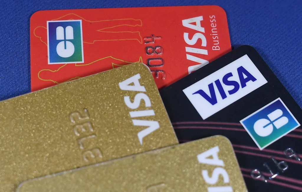 Arnaques aux cartes bancaires : Méfiez-vous des faux conseillers