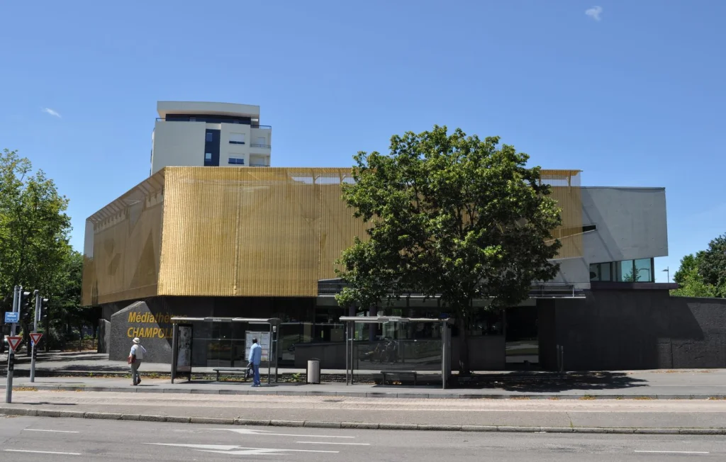 Incendie criminel à Dijon : la médiathèque Champollion touchée
