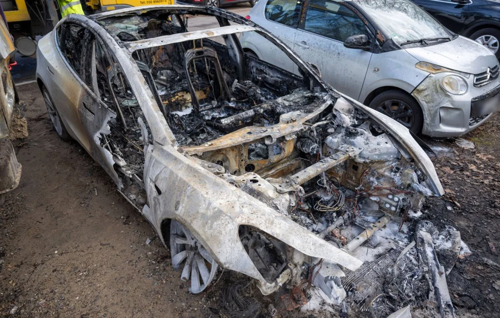 Incendie de Tesla à Berlin : un mobile politique envisagé