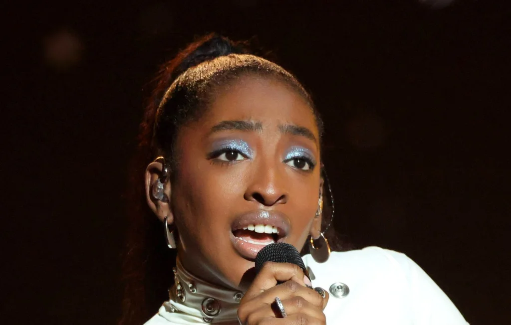 Incident raciste à Lille : Ebony répond avec amour et soutien