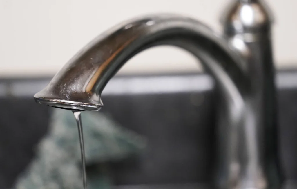 Inquiétudes sur la qualité de l'eau et hausse des tarifs en France