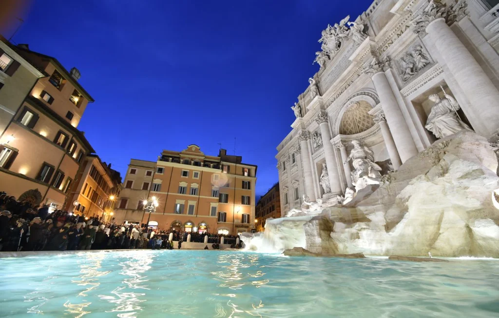 Interdiction à vie pour un touriste néo-zélandais à la fontaine de Trevi