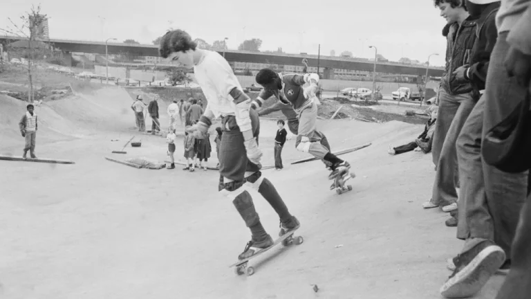 L&rsquo;histoire fascinante du skate : d&rsquo;un hobby à un phénomène culturel