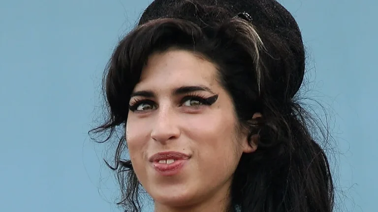 Les Tristes Révélations du Rapport d&rsquo;Autopsie d&rsquo;Amy Winehouse