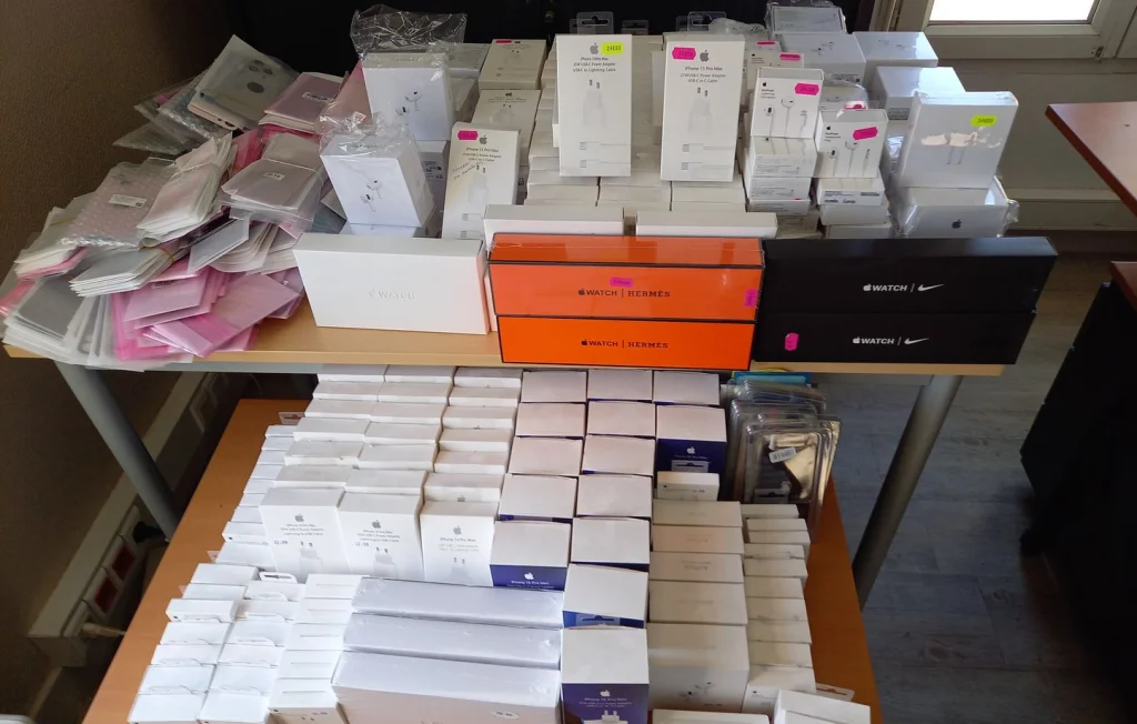 Saisie de contrefaçons Apple à Brest : plus de 40.000 euros en jeu