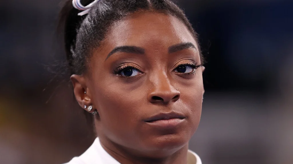 Simone Biles : Pourquoi a-t-elle quitté la finale par équipe ?