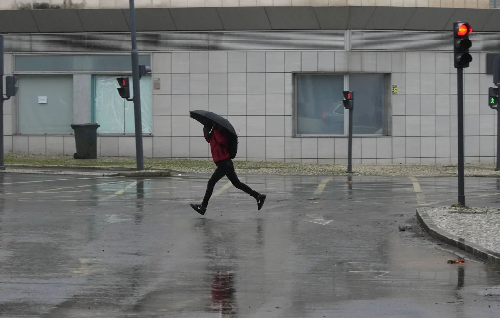 Tempête Martinho : Fortes Pluies et Vent sur la France ce Week-end