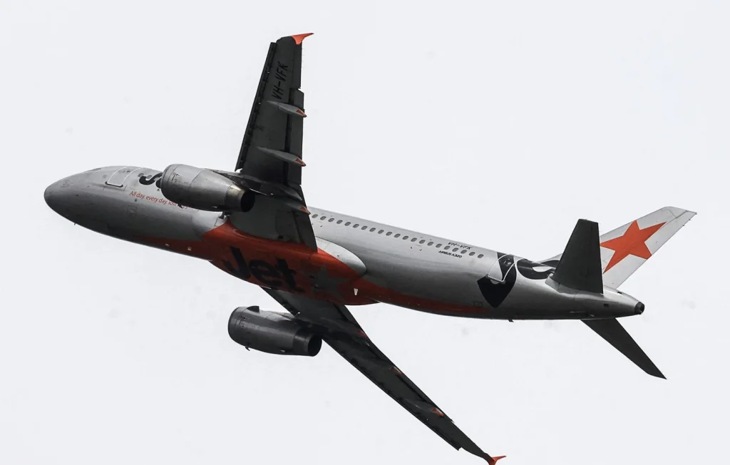 Un ado armé tente d'entrer dans un avion à Melbourne