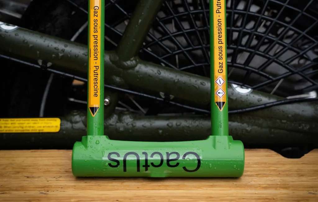 Un antivol de vélo qui libère une odeur nauséabonde