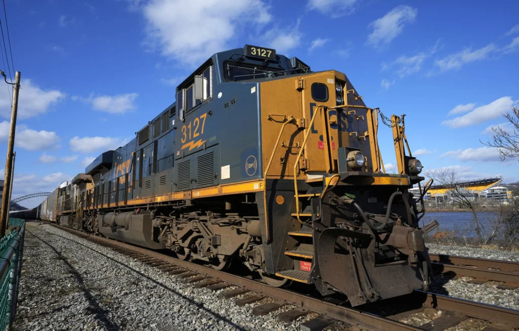 Un homme ivre survit à un train au Pérou : un miracle