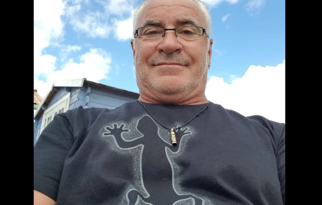 Un pompier retraité meurt en tentant de sauver ses voisins