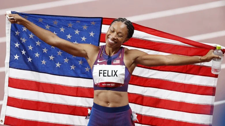 Allyson Felix avec le drapeau