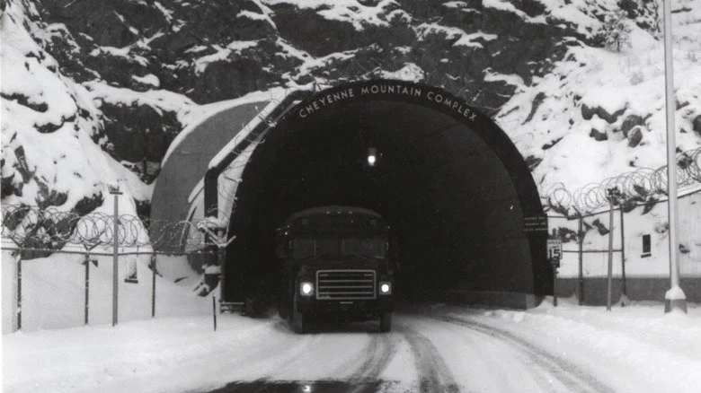 Portes anti-explosion de NORAD, Cheyenne Mountain, Colorado