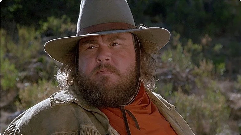 John Candy dans Wagons East