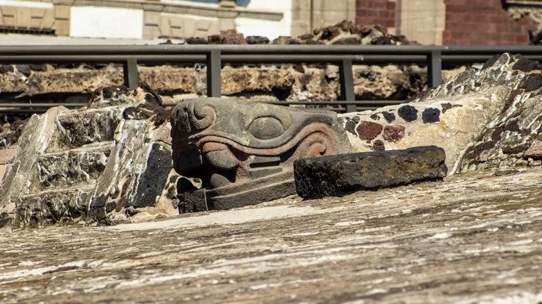 serpents de pierre au templo mayor