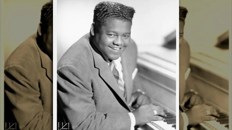 Fats Domino jouant du piano