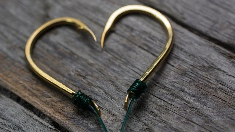 Hameçons formant un cœur