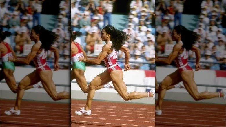Florence Griffith-Joyner courant aux Jeux olympiques de 1988
