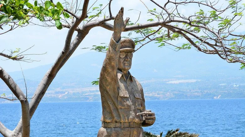 Statue du général Douglas MacArthur aux Philippines