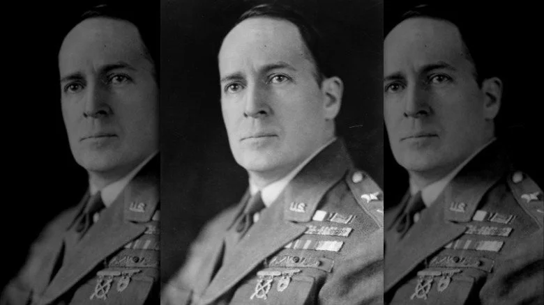 General Douglas MacArthur en 1935