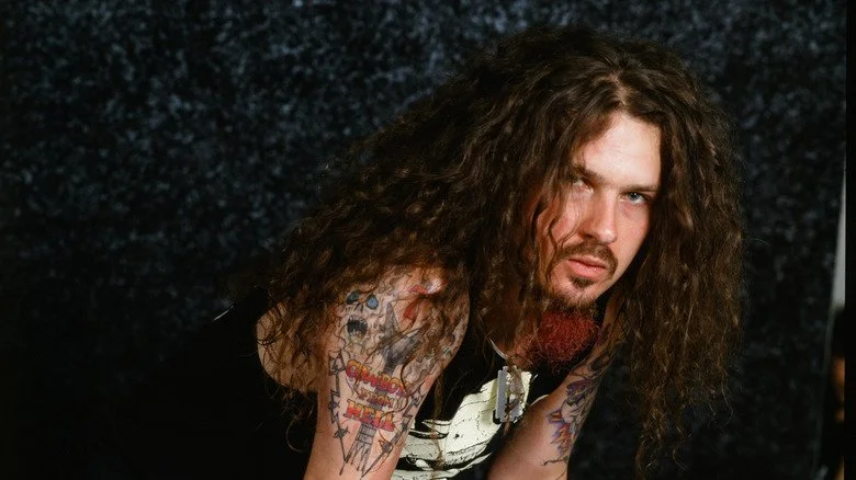 Dimebag Darrell en train de poser à Tokyo, Japon en 1992