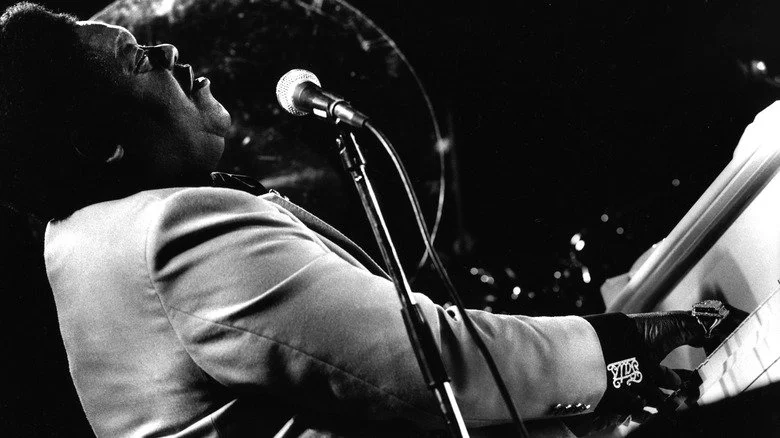 Fats Domino jouant du piano