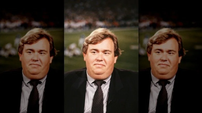 John Candy apparaissant dans une émission de sport
