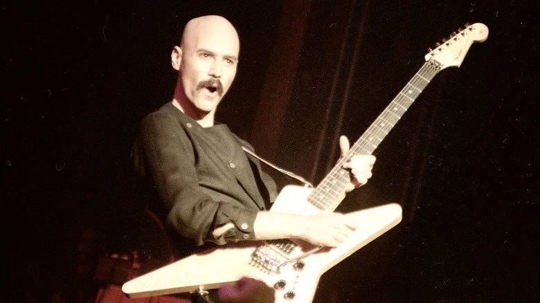 Bob Kulick pendant une performance
