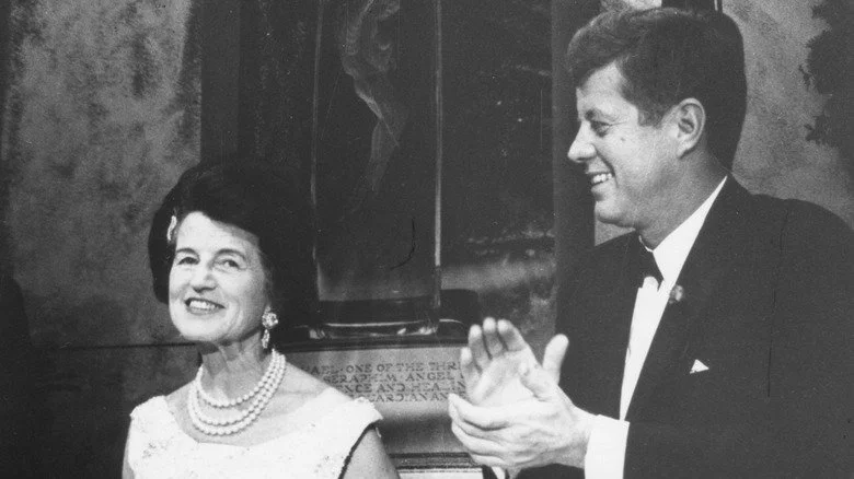 Rose Kennedy à un dîner avec son fils John F. Kennedy